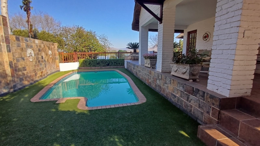 6 Bedroom Property for Sale in Kosmos North West